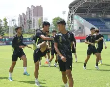 易游yy官网-拉齐奥发布备战花絮；转会期止住颓势；意甲任务艰巨；控场能力受关注